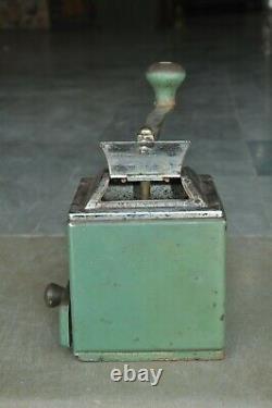 Vintage Iron DE Ve Windmill Mark Litho Coffee Grinder Machine, Holland