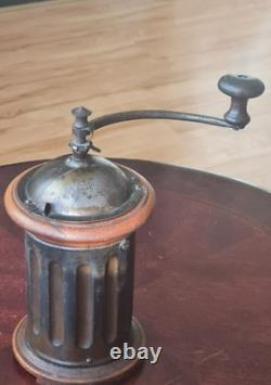 Vintage collectible Peugeot coffee grinder (144)