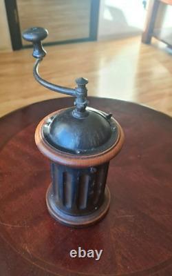 Vintage collectible Peugeot coffee grinder (144)